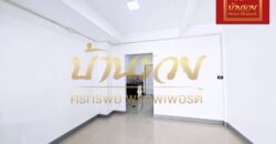 อาคารพาณิชย์ 2 ชั้น ซอยอุดมเดช ใกล้สถานีรถไฟฟ้านายเรือ รีโนเวทใหม่ทั้งหลัง ตกพร้อมเข้าอยู่