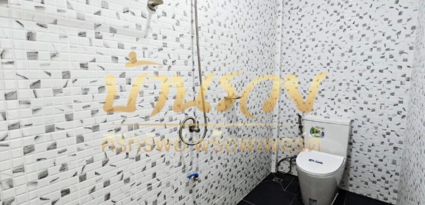 อาคารพาณิชย์ 2 ชั้น ซอยอุดมเดช ใกล้สถานีรถไฟฟ้านายเรือ รีโนเวทใหม่ทั้งหลัง ตกพร้อมเข้าอยู่