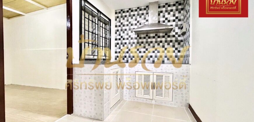 ทาวน์เฮ้าส์ 2 ชั้น หมู่บ้านพนาสนธิ์ วิลล่า สุวรรณภูมิ ใกล้ถนนเทพารักษ์ รีโนเวทใหม่ทั้งหลังพร้อมเข้าอยู่