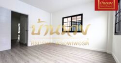 ทาวน์เฮ้าส์ 2 ชั้น #หลังริม ซอยนารถสุนทร 15 บางเมือง แนวรถไฟฟ้า ใกล้โรงเรียนนายเรือ บ้านรีโนเวทตกแต่งใหม่ทั้งหลัง