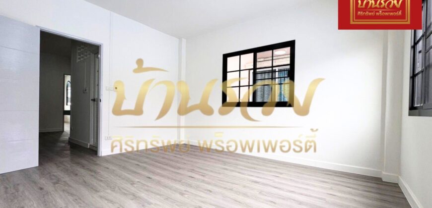 ทาวน์เฮ้าส์ 2 ชั้น #หลังริม ซอยนารถสุนทร 15 บางเมือง แนวรถไฟฟ้า ใกล้โรงเรียนนายเรือ บ้านรีโนเวทตกแต่งใหม่ทั้งหลัง