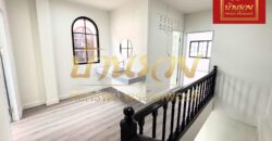 ทาวน์เฮ้าส์ 2 ชั้น #หลังริม ซอยนารถสุนทร 15 บางเมือง แนวรถไฟฟ้า ใกล้โรงเรียนนายเรือ บ้านรีโนเวทตกแต่งใหม่ทั้งหลัง