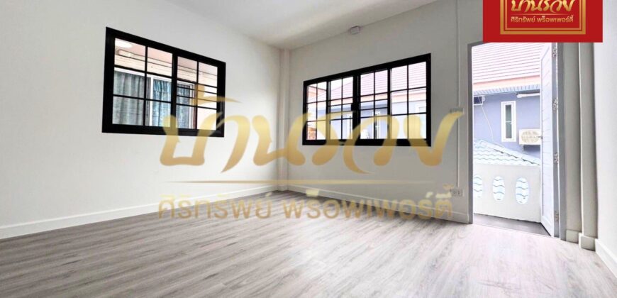 ทาวน์เฮ้าส์ 2 ชั้น #หลังริม ซอยนารถสุนทร 15 บางเมือง แนวรถไฟฟ้า ใกล้โรงเรียนนายเรือ บ้านรีโนเวทตกแต่งใหม่ทั้งหลัง