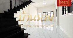 ทาวน์เฮ้าส์ 2 ชั้น #หลังริม ซอยนารถสุนทร 15 บางเมือง แนวรถไฟฟ้า ใกล้โรงเรียนนายเรือ บ้านรีโนเวทตกแต่งใหม่ทั้งหลัง