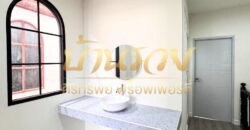 ทาวน์เฮ้าส์ 2 ชั้น #หลังริม ซอยนารถสุนทร 15 บางเมือง แนวรถไฟฟ้า ใกล้โรงเรียนนายเรือ บ้านรีโนเวทตกแต่งใหม่ทั้งหลัง