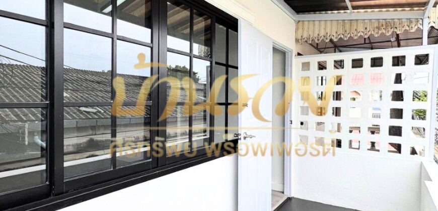 ทาวน์เฮ้าส์ 2 ชั้น #หลังริม ซอยนารถสุนทร 15 บางเมือง แนวรถไฟฟ้า ใกล้โรงเรียนนายเรือ บ้านรีโนเวทตกแต่งใหม่ทั้งหลัง