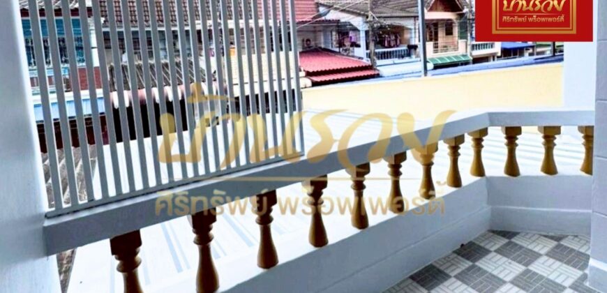 ทาวน์เฮ้าส์ 2 ชั้น หมู่บ้านร่มโพธิ์ ใกล้สี่แยกเทพารักษ์ กม.4 บ้านรีโนเวทใหม่ตกแต่งสวย พร้อมเข้าอยู่อาศัย