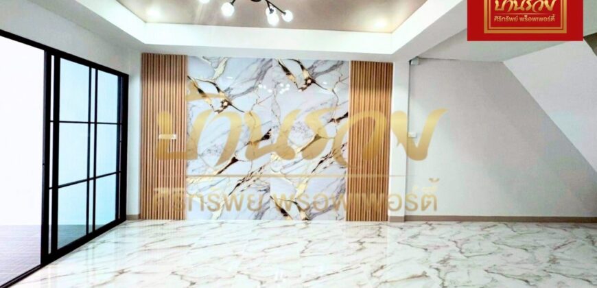 ทาวน์เฮ้าส์ 2 ชั้น หมู่บ้านร่มโพธิ์ ใกล้สี่แยกเทพารักษ์ กม.4 บ้านรีโนเวทใหม่ตกแต่งสวย พร้อมเข้าอยู่อาศัย