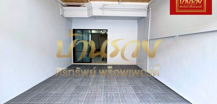 ทาวน์เฮ้าส์ 2 ชั้น หมู่บ้านร่มโพธิ์ ใกล้สี่แยกเทพารักษ์ กม.4 บ้านรีโนเวทใหม่ตกแต่งสวย พร้อมเข้าอยู่อาศัย