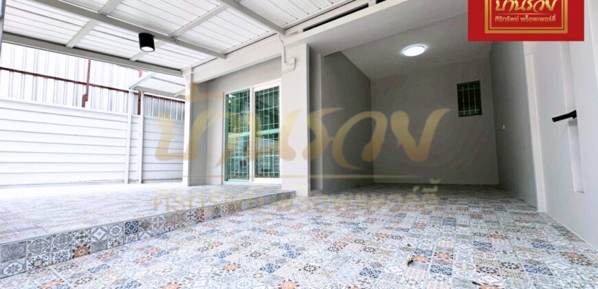 ทาวน์เฮ้าส์ 2 ชั้น #หลังมุมต้นโครงการ หมู่บ้านเดอะคอนเนค 8 ซอยมหาชัย ใกล้เมกะ บางนา พร้อมเข้าอยู่