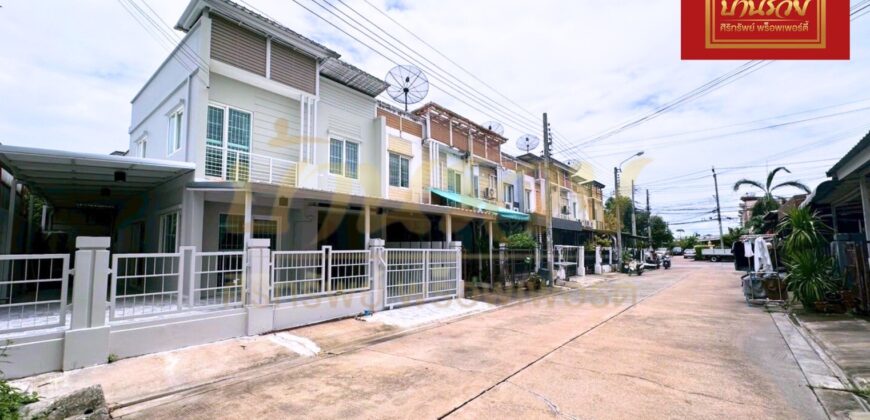 ทาวน์เฮ้าส์ 2 ชั้น #หลังมุมต้นโครงการ หมู่บ้านเดอะคอนเนค 8 ซอยมหาชัย ใกล้เมกะ บางนา พร้อมเข้าอยู่