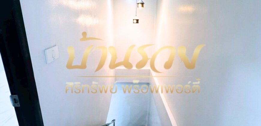 ทาวน์เฮ้าส์ 2 ชั้น หมู่บ้านไกรศักดาวัฒน์ ซอยบางปลา8 ห่างจากถนนเทพารักษ์ 200 เมตร บ้านรีโนเวทใหม่ทั้งหลัง พร้อมเข้าอยู่