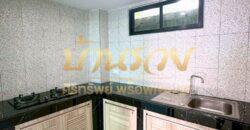 ทาวน์เฮ้าส์ 2 ชั้น หมู่บ้านไกรศักดาวัฒน์ ซอยบางปลา8 ห่างจากถนนเทพารักษ์ 200 เมตร บ้านรีโนเวทใหม่ทั้งหลัง พร้อมเข้าอยู่