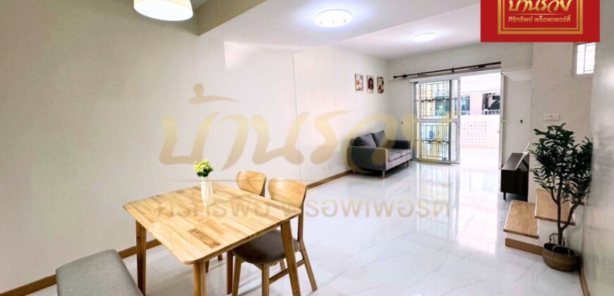 ทาวน์เฮ้าส์ 2 ชั้น หมู่บ้านพฤกษาวิลล์ 87/1 ซอยศรีมิตร ถนนเทพารักษ์ ใกล้โลตัสศรีนครินทร์ บ้านรีโนเวทใหม่