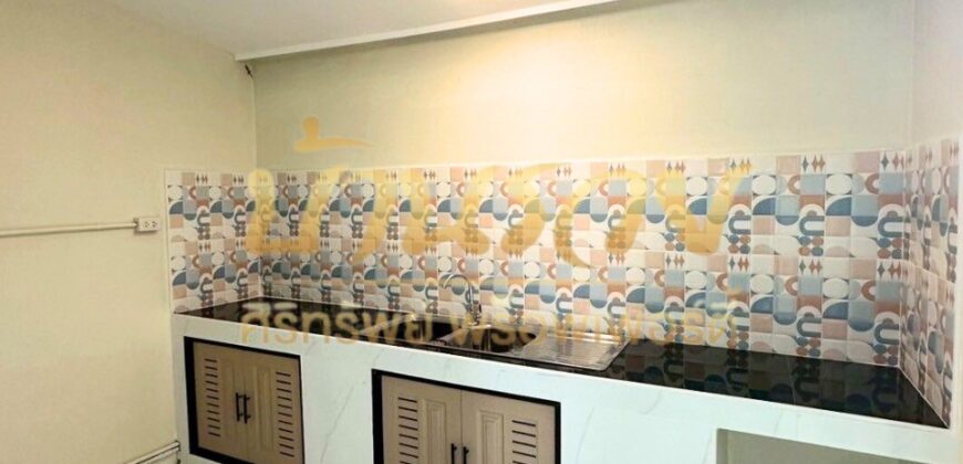 ทาวน์เฮ้าส์ 2 ชั้น หมู่บ้านพฤกษาวิลล์ 87/1 ซอยศรีมิตร ถนนเทพารักษ์ ใกล้โลตัสศรีนครินทร์ บ้านรีโนเวทใหม่