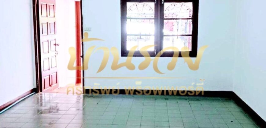 ทาวน์เฮ้าส์ 2 ชั้น หมู่บ้าน นครทอง ซอยมังกร-เทพารักษ์ ใกล้นิคมอุตสาหกรรมบางปู พร้อมเข้าอยู่