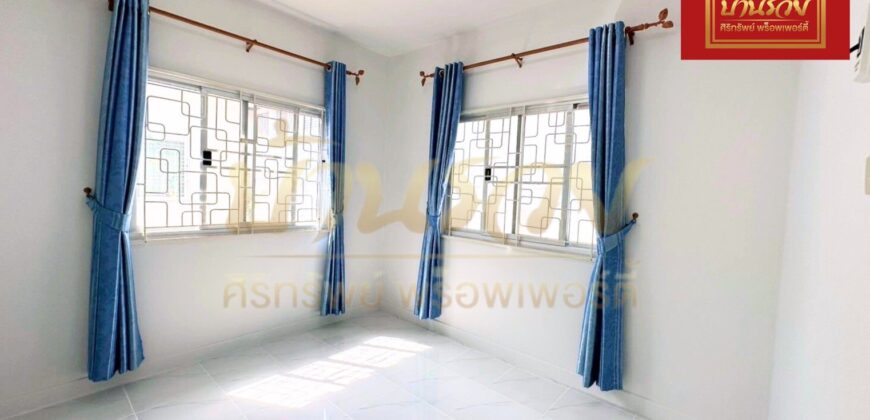 ทาวน์เฮ้าส์ 2 ชั้น หลังมุม หมู่บ้านนิรันดร์วิลล์ 12 ซอยวัดศรีวารีน้อย (บางนา-ตราด กม.8) บ้านรีโนเวทใหม่