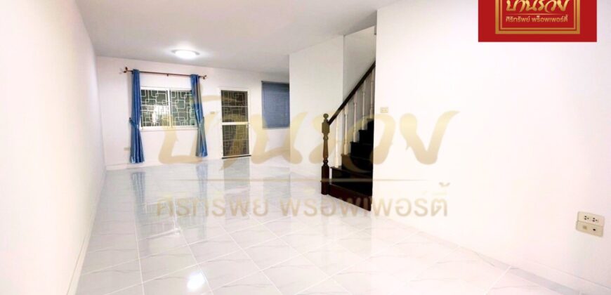 ทาวน์เฮ้าส์ 2 ชั้น หลังมุม หมู่บ้านนิรันดร์วิลล์ 12 ซอยวัดศรีวารีน้อย (บางนา-ตราด กม.8) บ้านรีโนเวทใหม่