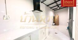 ทาวน์เฮ้าส์ 2 ชั้น หลังมุม หมู่บ้านนิรันดร์วิลล์ 12 ซอยวัดศรีวารีน้อย (บางนา-ตราด กม.8) บ้านรีโนเวทใหม่