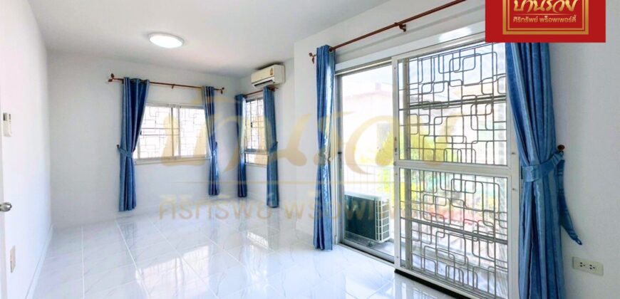 ทาวน์เฮ้าส์ 2 ชั้น หลังมุม หมู่บ้านนิรันดร์วิลล์ 12 ซอยวัดศรีวารีน้อย (บางนา-ตราด กม.8) บ้านรีโนเวทใหม่