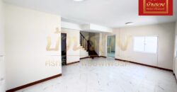 บ้านแฝด 2 ชั้น หมู่บ้านพฤกษา 15 บางพลี-ตำหรุ ใกล้นิคมอุตสาหกรรมบางปู บ้านรีโนเวทใหม่ทั้งหลัง พร้อมเข้าอยู่