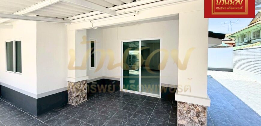 บ้านแฝด 2 ชั้น หมู่บ้านพฤกษา 15 บางพลี-ตำหรุ ใกล้นิคมอุตสาหกรรมบางปู บ้านรีโนเวทใหม่ทั้งหลัง พร้อมเข้าอยู่