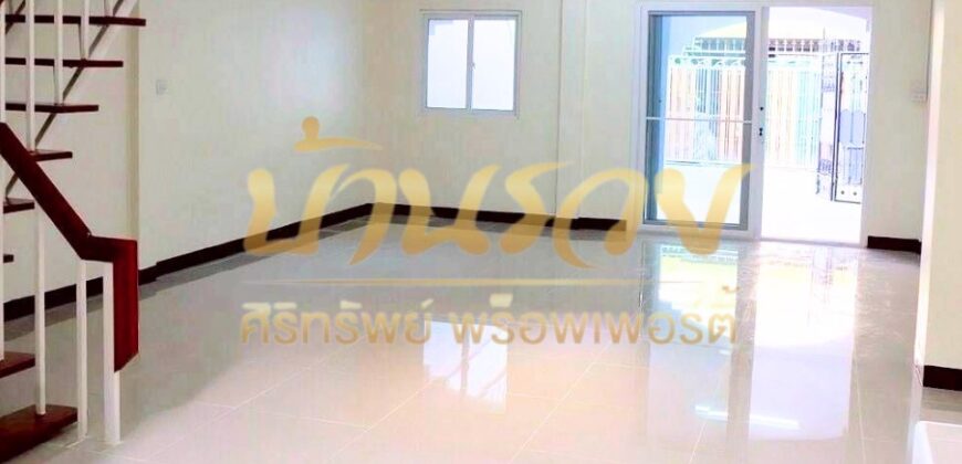 ทาวน์เฮ้าส์ 2 ชั้น #มีเทอเรส หมู่บ้าน ฟอร์จูนวิลเลจ บางหญ้าแพรก พระประแดง (ฝั่ง ถ.ปู่เจ้าสมิงพราย) บ้านรีโนเวทใหม่ พร้อมเข้าอยู่