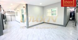 านเดี่ยวสร้างใหม่ 1 ชั้น บ้านอยู่ปากซอย ซ.กระทิงแดง ตรงข้ามตลาด ทำเลดี ถนนประชาอุทิศ-คู่สร้าง บ้านสวยมาก พร้อมอยู่