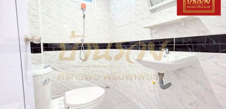 านเดี่ยวสร้างใหม่ 1 ชั้น บ้านอยู่ปากซอย ซ.กระทิงแดง ตรงข้ามตลาด ทำเลดี ถนนประชาอุทิศ-คู่สร้าง บ้านสวยมาก พร้อมอยู่