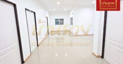 านเดี่ยวสร้างใหม่ 1 ชั้น บ้านอยู่ปากซอย ซ.กระทิงแดง ตรงข้ามตลาด ทำเลดี ถนนประชาอุทิศ-คู่สร้าง บ้านสวยมาก พร้อมอยู่