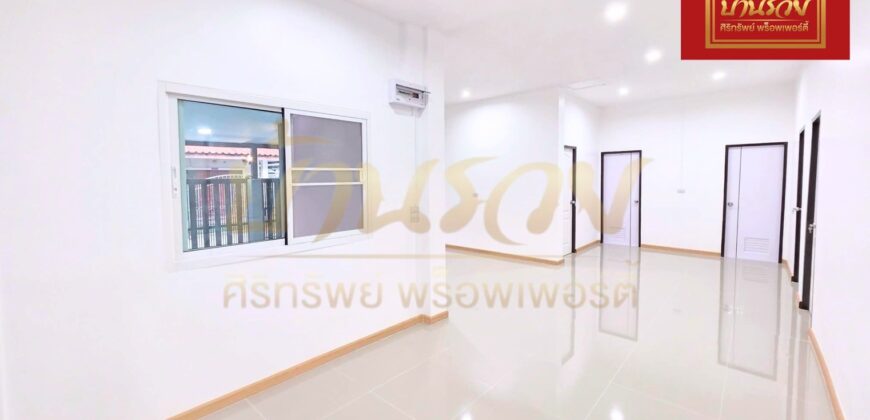 านเดี่ยวสร้างใหม่ 1 ชั้น บ้านอยู่ปากซอย ซ.กระทิงแดง ตรงข้ามตลาด ทำเลดี ถนนประชาอุทิศ-คู่สร้าง บ้านสวยมาก พร้อมอยู่