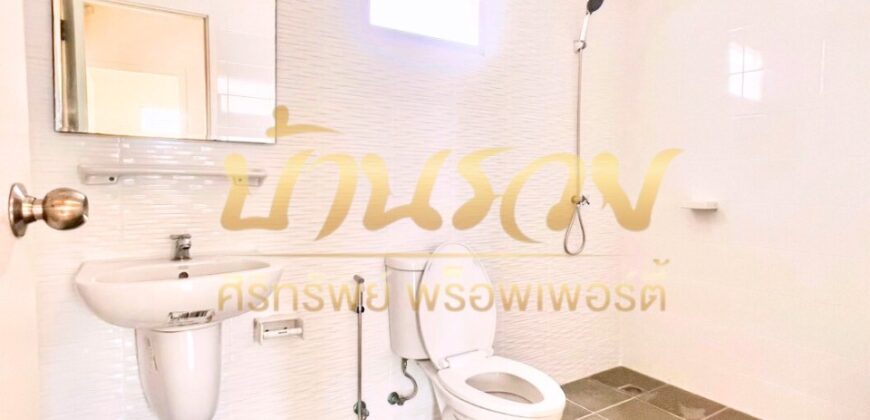 ทาวน์เฮ้าส์ 2 ชั้น หมู่บ้านพฤกษา 106/1 ถนนบางพลี – ตำหรุ ใกล้นิคมอุตสาหกรรมบางปู บ้านรีโนเวทใหม่