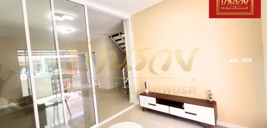 ทาวน์เฮ้าส์ 2 ชั้น หมู่บ้านพฤกษา 106/1 ถนนบางพลี – ตำหรุ ใกล้นิคมอุตสาหกรรมบางปู บ้านรีโนเวทใหม่