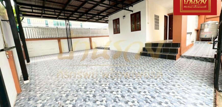 บ้านแฝด 2 ชั้น หมู่บ้านนันทนา การ์เด้นท์ บางปลา 22 ใกล้รพ.จุฬารัตน์ 3 พร้อมอยู่อาศัย