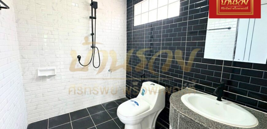 บ้านแฝด 2 ชั้น หมู่บ้านนันทนา การ์เด้นท์ บางปลา 22 ใกล้รพ.จุฬารัตน์ 3 พร้อมอยู่อาศัย