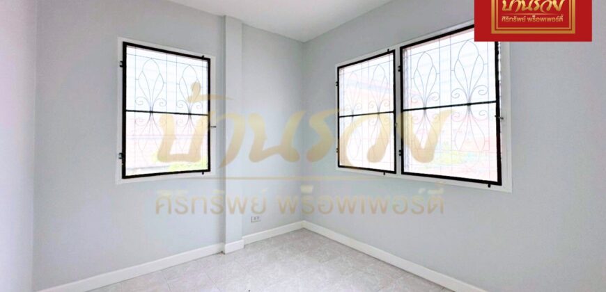 บ้านเดี่ยว 2 ชั้น หมู่บ้าน ชัยพฤกษ์ ซอยบางปลา ใกล้วัดหลวงพ่อโตบางพลี บ้านรีโนเวทใหม่ทั้งหลัง พร้อมเข้าอยู่