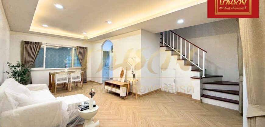 ทาวน์เฮ้าส์ 2 ชั้น หมู่บ้านเดอะคอนเนค 8 ซอยมหาชัย ใกล้เมกะ บางนา บ้านรีโนเวทใหม่ พร้อมเข้าอยู่