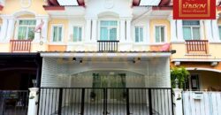 ทาวน์เฮ้าส์ 2 ชั้น หมู่บ้านเดอะคอนเนค 8 ซอยมหาชัย ใกล้เมกะ บางนา บ้านรีโนเวทใหม่ พร้อมเข้าอยู่