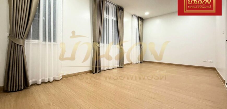 ทาวน์เฮ้าส์ 2 ชั้น หมู่บ้านเดอะคอนเนค 8 ซอยมหาชัย ใกล้เมกะ บางนา บ้านรีโนเวทใหม่ พร้อมเข้าอยู่