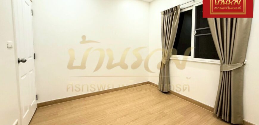 ทาวน์เฮ้าส์ 2 ชั้น หมู่บ้านเดอะคอนเนค 8 ซอยมหาชัย ใกล้เมกะ บางนา บ้านรีโนเวทใหม่ พร้อมเข้าอยู่