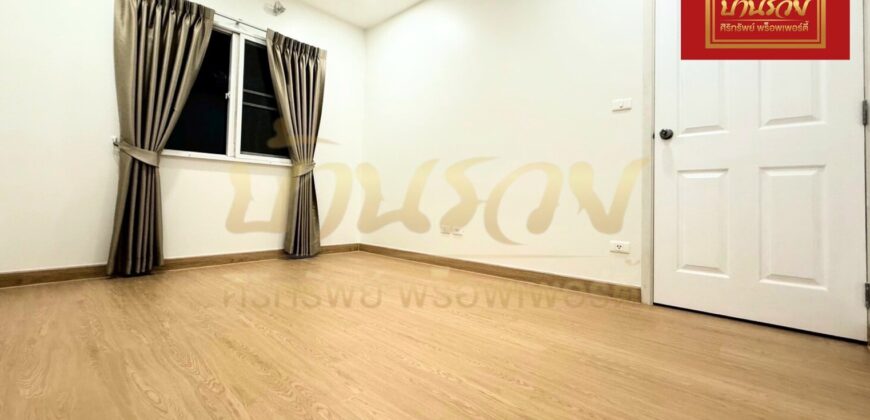 ทาวน์เฮ้าส์ 2 ชั้น หมู่บ้านเดอะคอนเนค 8 ซอยมหาชัย ใกล้เมกะ บางนา บ้านรีโนเวทใหม่ พร้อมเข้าอยู่