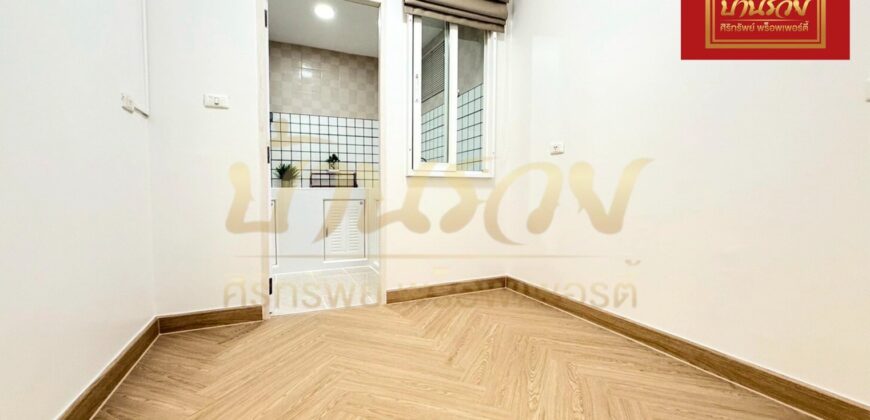 ทาวน์เฮ้าส์ 2 ชั้น หมู่บ้านเดอะคอนเนค 8 ซอยมหาชัย ใกล้เมกะ บางนา บ้านรีโนเวทใหม่ พร้อมเข้าอยู่