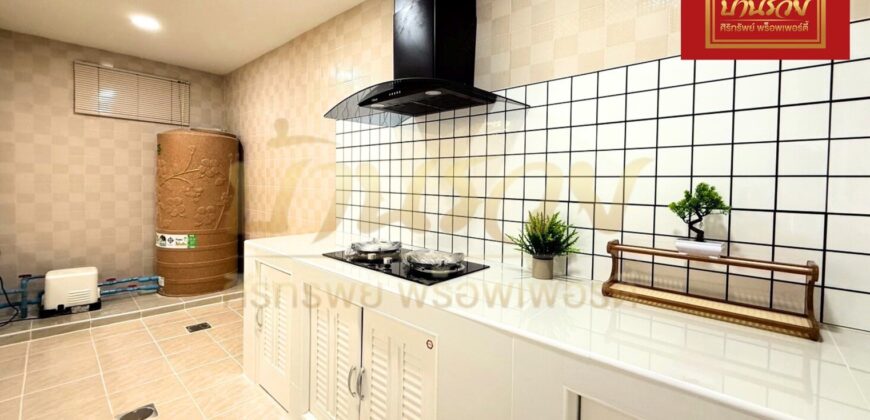 ทาวน์เฮ้าส์ 2 ชั้น หมู่บ้านเดอะคอนเนค 8 ซอยมหาชัย ใกล้เมกะ บางนา บ้านรีโนเวทใหม่ พร้อมเข้าอยู่