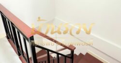 ทาวน์เฮ้าส์ 2 ชั้น หมู่บ้านชายคลอง เทพารักษ์ กม.25 (ซอยคิงคอง) ใกล้นิคมบางพลี บ้านรีโนเวทใหม่ ตกแต่งพร้อมเข้าอยู่