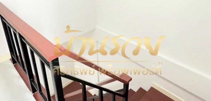 ทาวน์เฮ้าส์ 2 ชั้น หมู่บ้านชายคลอง เทพารักษ์ กม.25 (ซอยคิงคอง) ใกล้นิคมบางพลี บ้านรีโนเวทใหม่ ตกแต่งพร้อมเข้าอยู่