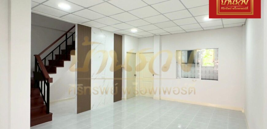 ทาวน์เฮ้าส์ 2 ชั้น หมู่บ้านชายคลอง เทพารักษ์ กม.25 (ซอยคิงคอง) ใกล้นิคมบางพลี บ้านรีโนเวทใหม่ ตกแต่งพร้อมเข้าอยู่