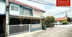 ทาวน์เฮ้าส์ 2 ชั้น หมู่บ้านชายคลอง เทพารักษ์ กม.25 (ซอยคิงคอง) ใกล้นิคมบางพลี บ้านรีโนเวทใหม่ ตกแต่งพร้อมเข้าอยู่