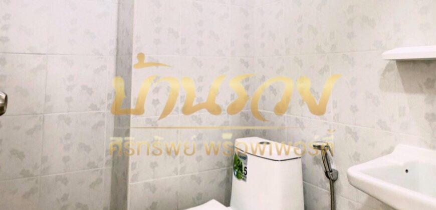 ทาวน์เฮ้าส์ 2 ชั้น หมู่บ้านชายคลอง เทพารักษ์ กม.25 (ซอยคิงคอง) ใกล้นิคมบางพลี บ้านรีโนเวทใหม่ ตกแต่งพร้อมเข้าอยู่