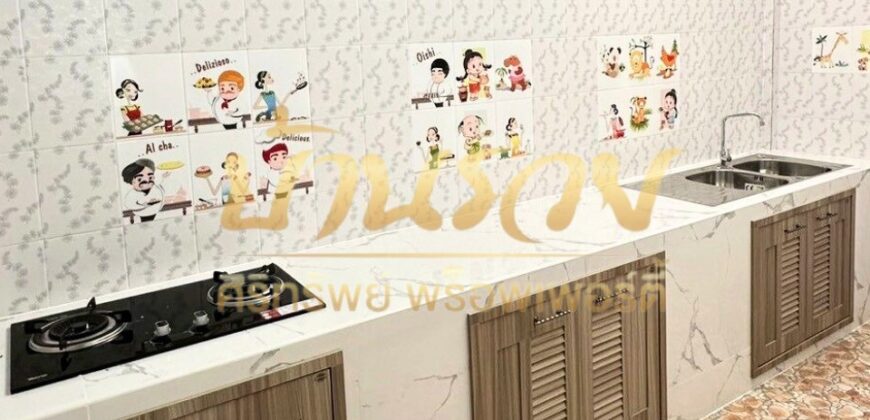 ทาวน์เฮ้าส์ 2 ชั้น หลังริม หมู่บ้านชายคลอง เทพารักษ์ กม.25 (ซอยคิงคอง) ใกล้นิคมบางพลี บ้านรีโนเวทใหม่ ตกแต่งพร้อมเข้าอยู่