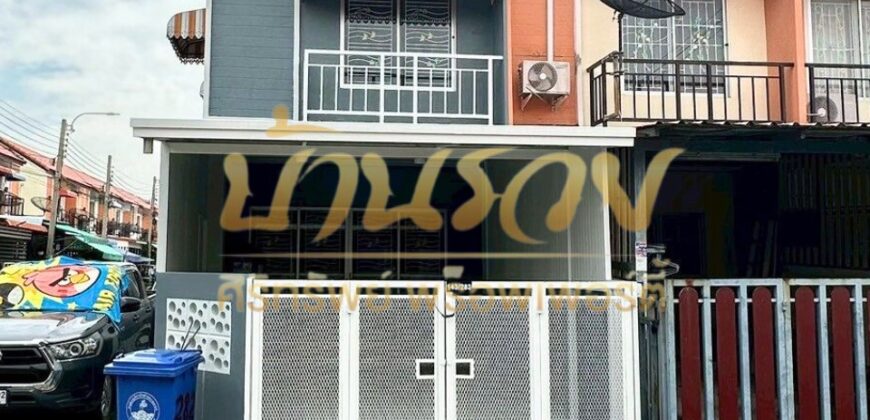 ทาวน์เฮ้าส์ 2 ชั้น หลังริม หมู่บ้านชายคลอง เทพารักษ์ กม.25 (ซอยคิงคอง) ใกล้นิคมบางพลี บ้านรีโนเวทใหม่ ตกแต่งพร้อมเข้าอยู่